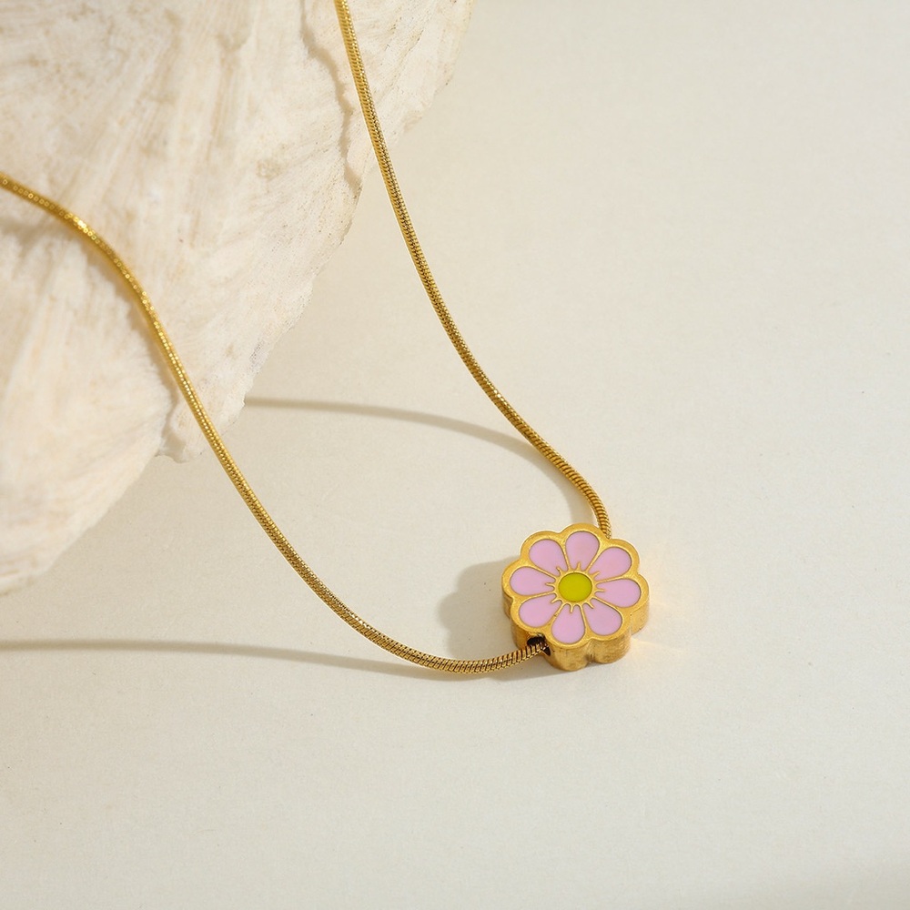 Gold and Pink Flower Pendant Necklace